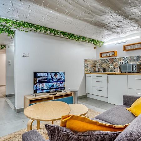 Апартаменти Sous-Sol Amenage 32M2 - Proche Paris Обервільє Екстер'єр фото